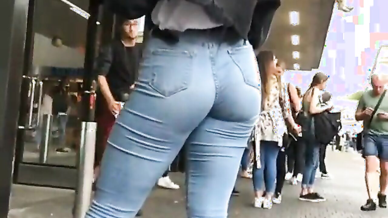 Candid Jean Booty