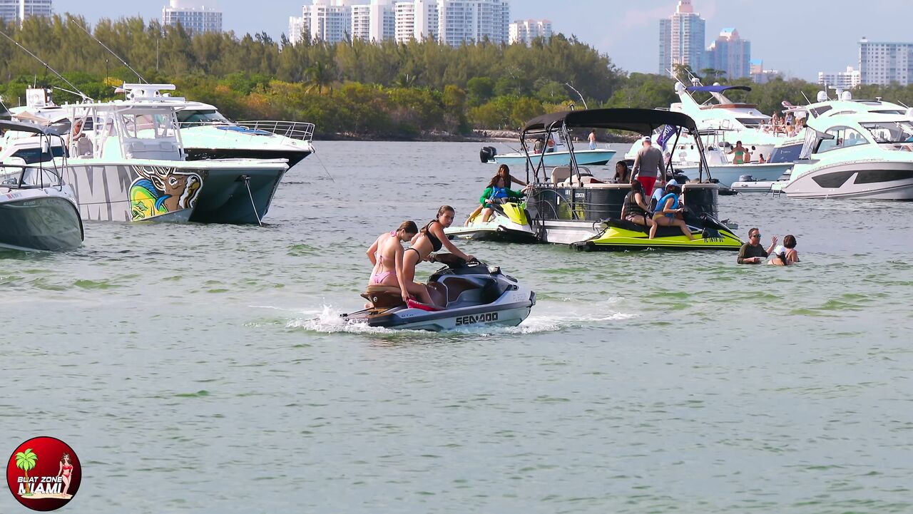 Boat Girls