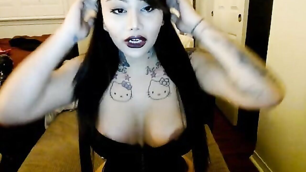 Sexy Webcam Shemale